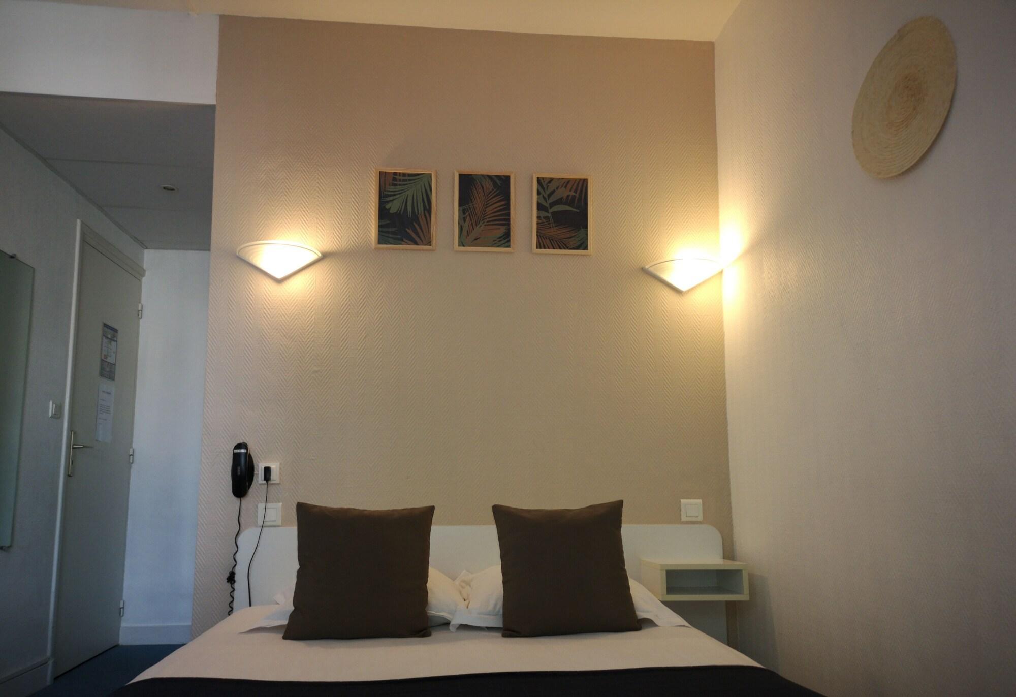 Hotel Trianon Tours Kültér fotó